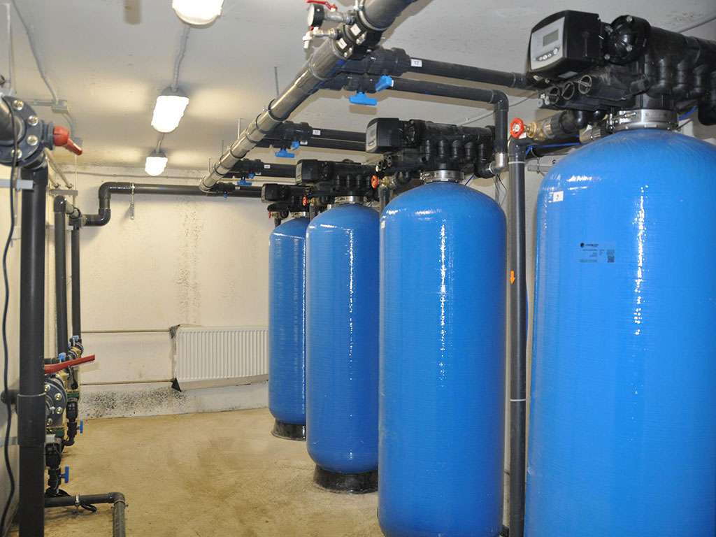 Фильтр сорбционной очистки. Системы водоочистки промышленные. Промышленные фильтры для воды. Сорбционные фильтры для воды промышленные. Сорбционный фильтр для очистки воды.